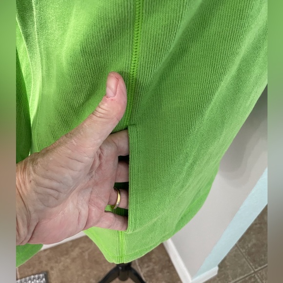 NWT, Ladies Tommy Bahama Aruba 1/2-Zip Pullover - Picture 4 of 6